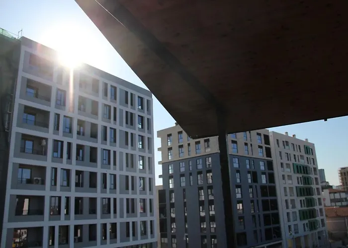 Cozy Big Apartment With Balcony