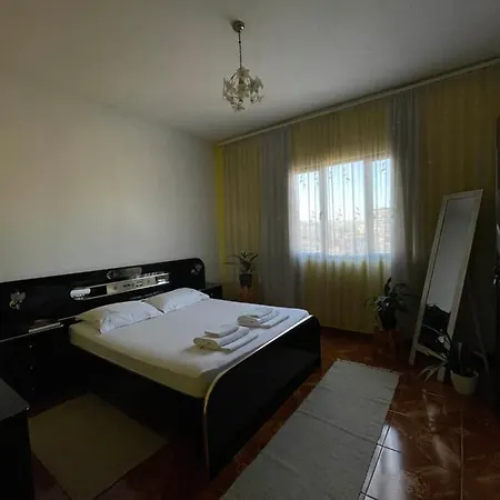 Cozy Big Apartment With Balcony Tirana Exterior photo