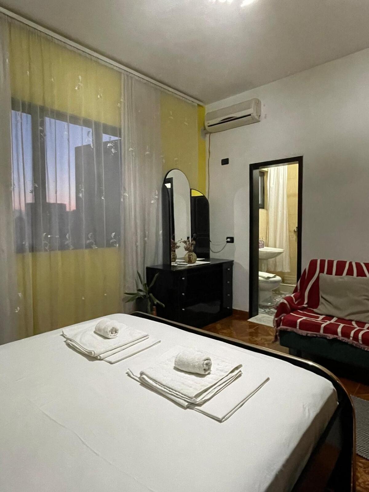 Appartement Cozy Big With Balcony Tirana