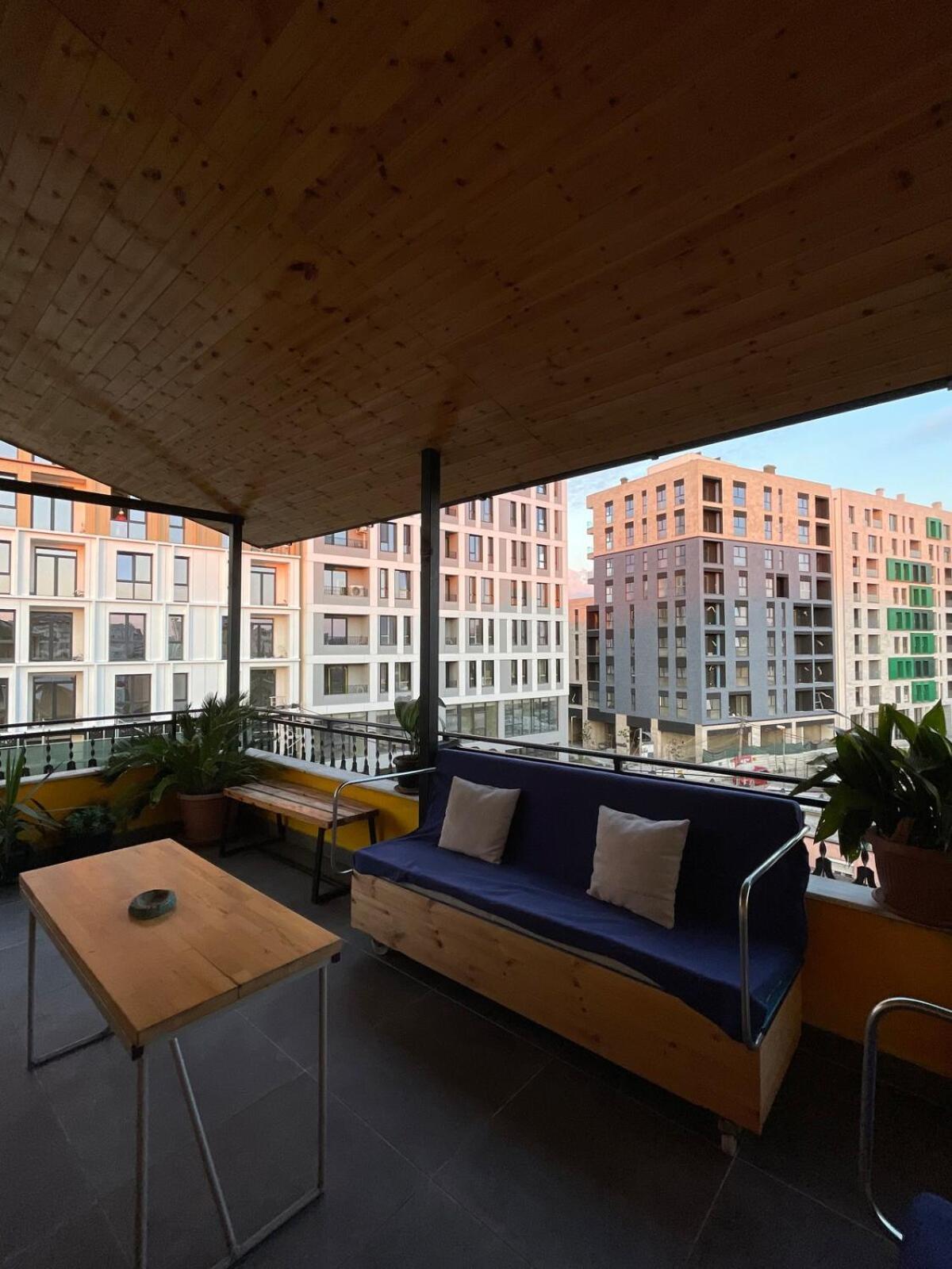 Appartement Cozy Big With Balcony Tirana